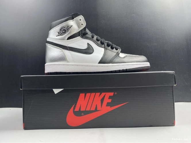 CD0461-001 SILVER WMNS OG JORDAN TOE HIGH 1 AIR 0614